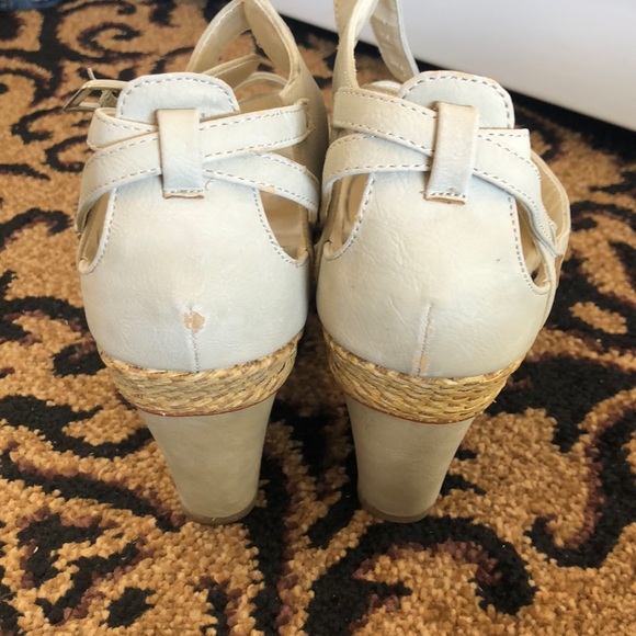 Espadrilles - Picture 3 of 3